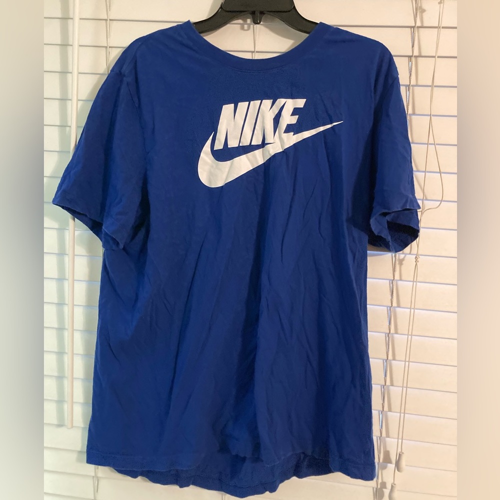 XL blue nike tee